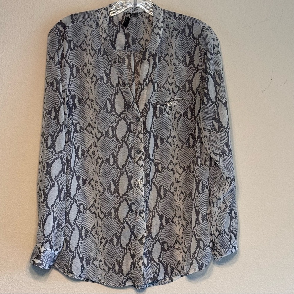 EUC Kut from the Kloth Women's Black and White Long Sleeve Buttoned Blouse SZ PM